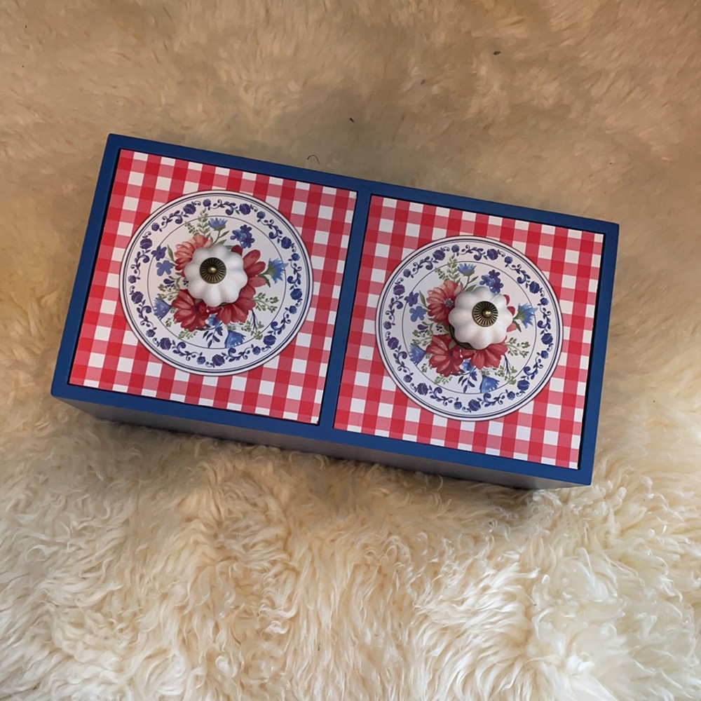 The Pioneer Woman Gingham Dresser